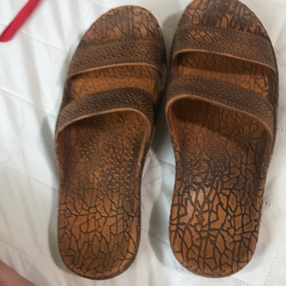 Sandals/ hand Al’s